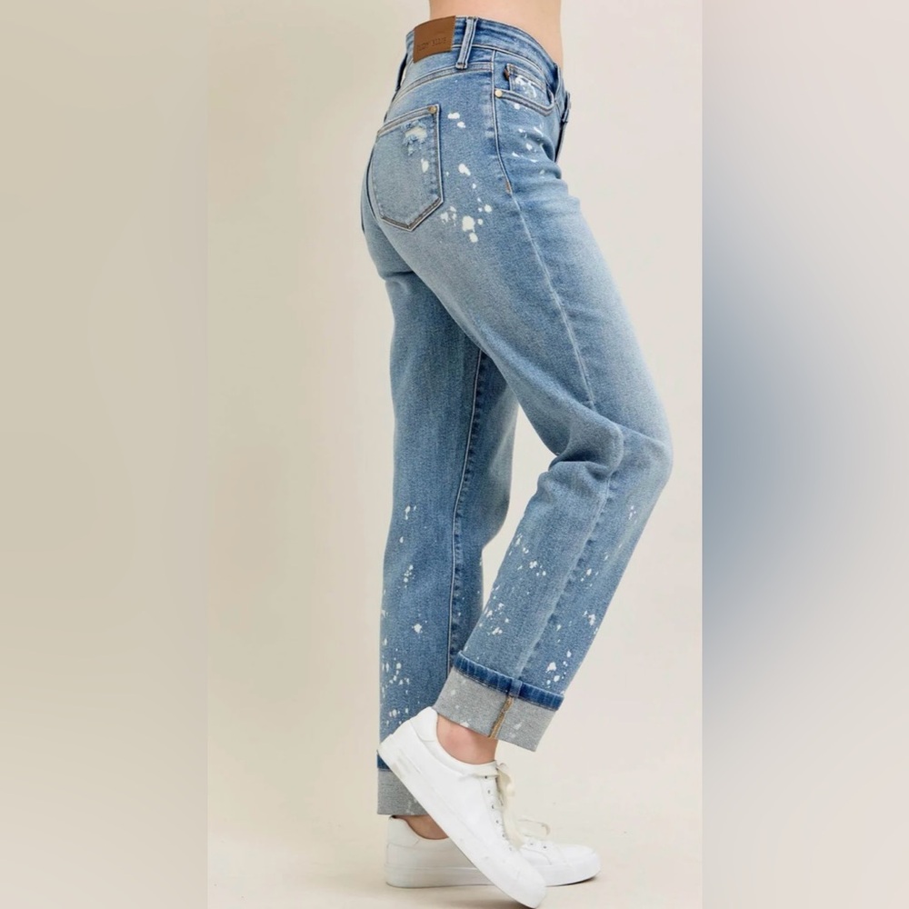 Judy Blue Med Wash Bleach-Splatter Boyfriend Jeans NWT 18W - Picture 5 of 6